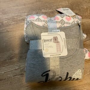 Women’s be yourself sleepwear size large NWT